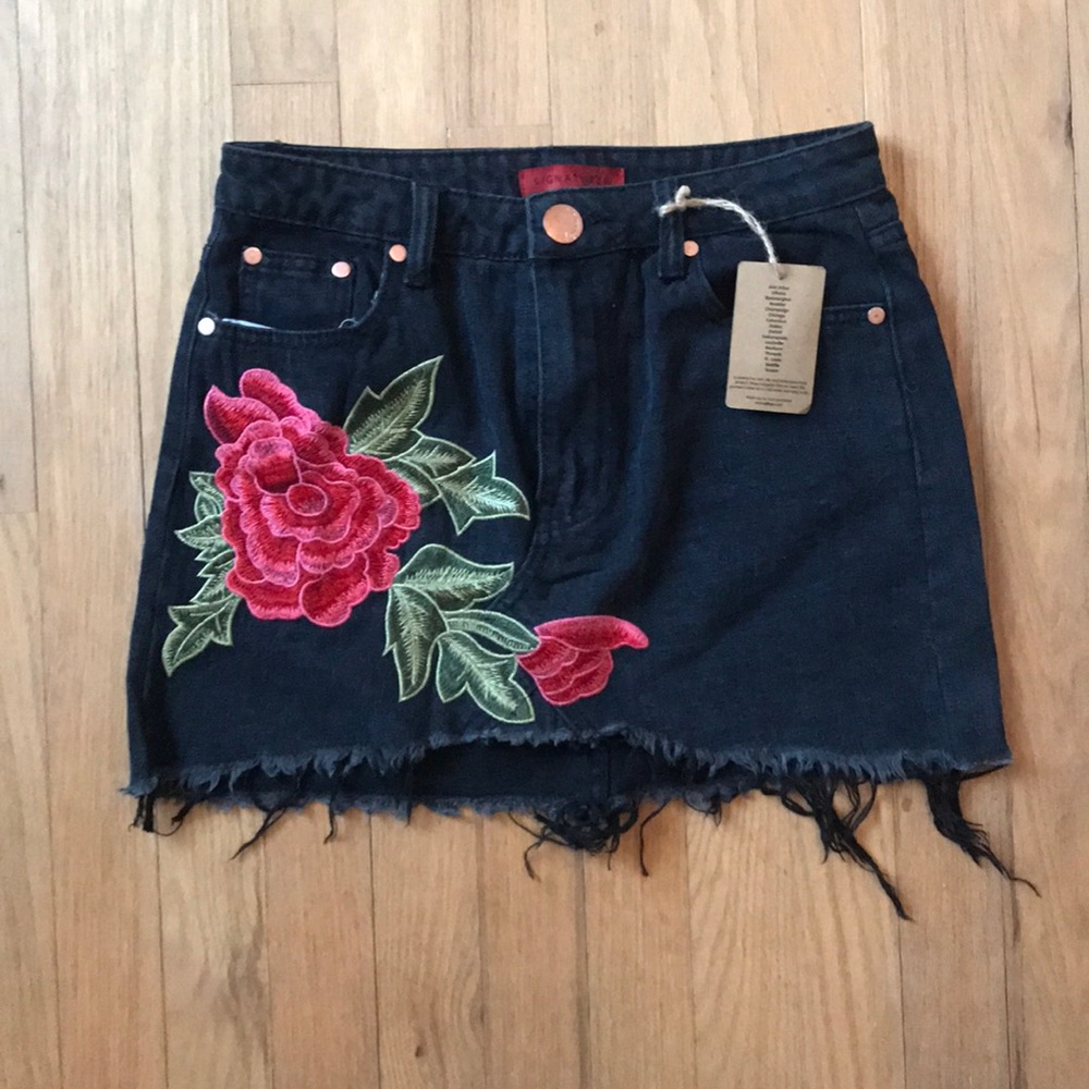 Rose embroidered denim skirt